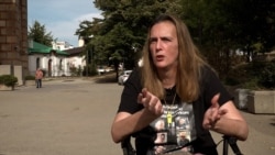 Activist Who Stood Up Against Milosevic Joins Serbia's New Protest Movement 