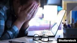 هغه عینکې چې له معیار سره سمې نه وي جوړې شوي، سترګې ستړې کوي.