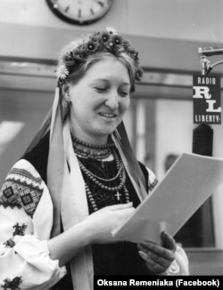 Ганна Бойчук-Щепко веде програму під час запису ефіру Радіо Свобода