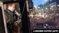 1989 - ხავერდოვანი რევოლუცია