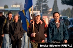 Radnici pješače do Sarajeva, mart 2014.