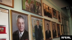 В доме-музее Динмухамеда Кунаева.