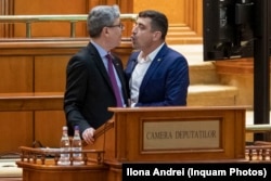 George Simion, liderul AUR, îl agresează pe Virgil Popescu, ministrul Energiei.