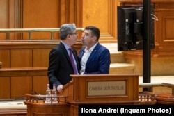 George Simion, liderul AUR, îl agresează pe Virgil Popescu, fost ministr al Energiei.
