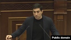 Armenia - Opposition deputy Levon Kocharian speaks during a session of the parliament, December 5, 2024.