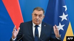 Još nema odluke o tome može li Milorad Dodik ostati na čelu SNSD-a (foto ilustracija)