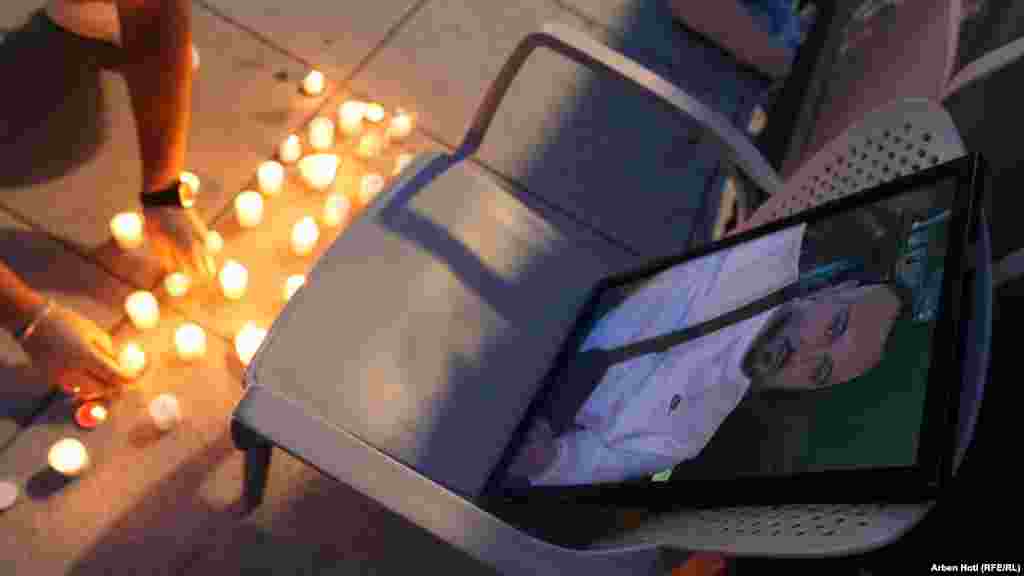 Disa i kanë kritikuar zyrtarët policorë për "përdorim të tepruar" të dhunës.