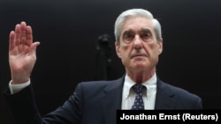 Суд також наказав Міністерству юстиції США надати Палаті представників повну версію розслідування Роберта Мюллера (на фото) щодо російського втручання у вибори 2016 року