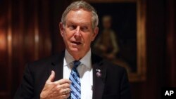 "მეგობარი აქტი" 5 მაისს დამტკიცდა, ხოლო 6 მაისს კანონპროექტის თავდაპირველმა ინიციატორმა, კონგრესმენმა ჯო უილსონმა სანქციების შესაძლო სამიზნეთა სიაც გამოაქვეყნა.