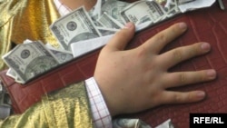 Кыргызстанда ишкердик менен алектенгендерди салыктын бир канча түрү түйшүккө салаары айтылып келет.