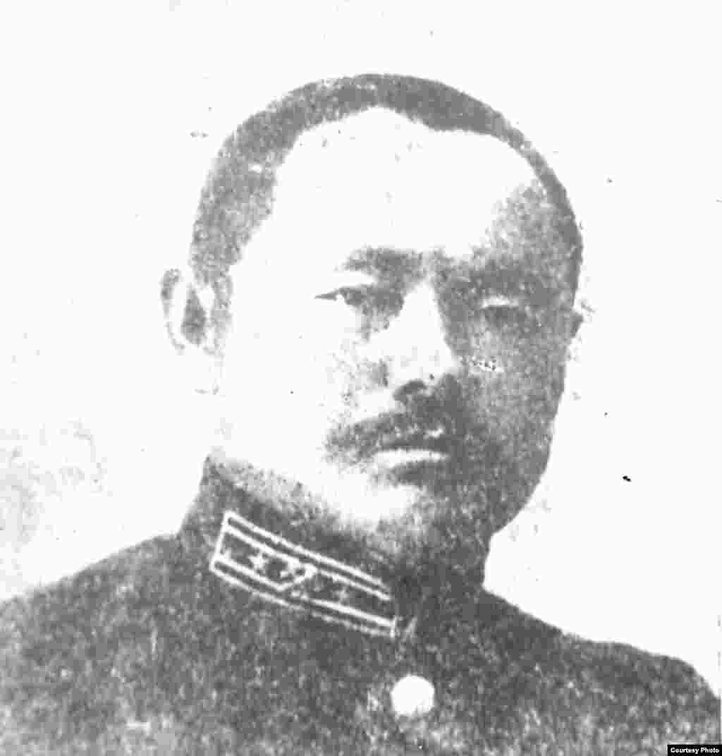 Мұхамеджан Тынышбайұлы, теміржол инженері, тарихшы, Алаш қайраткері, әрі Түркістан мұхтариятының (Қоқан автономиясының) бірінші төрағасы. "Қазақ" газеті авторларының бірі.