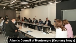 Pitanja nacionalnog identiteta i dalje su u prvom planu u većini zapadnobalkanskih država, manipulisanje podjelama i strahovima od različitih nacionalnih grupa je faktor organizovanja, navodi se u izvještaju Atlantskog saveza Crne Gore koji je predstavljen 28. jula u Podgorici