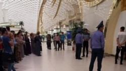 'Para bermän gidip bolmaz'. Türkmenistanyň raýatlarynyň beýleki ýurtlardan getirilmegi dowam edýär