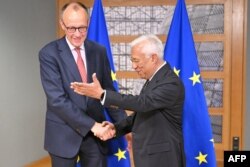 Viitorul cancelar german Friedrich Merz a fost primul care a ajuns la Bruxelles, înaintea Consiliului European Special, fiind întâmpinat de președintele Consiliului, Antonio Costa.