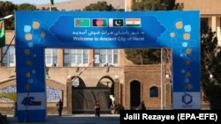 Накануне церемонии закладки строительства афганского отрезка газопровода ТАПИ, Афганистан, 20 февраля, 2018