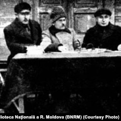 G. Buciușcanu (primul stânga), alături de Gr. Starîi