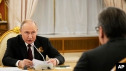 Razgovor ruskog predsednika Vladimira Putina i njegovog srpskog kolege Aleksandra Vučića u Moskvi, Rusija, 9. maja 2025.