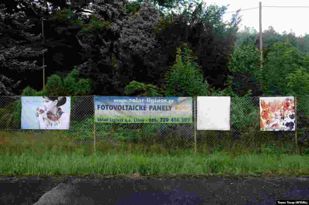 "Мен эч нерсе билбейм, түшүнбөйм", - деди жума күнү кечинде Liglass ишканасынын мурдагы кызматкерлеринин бири. Ал мурдагы жетекчиси мынчалык чоң акча тапканына ишенген жок.