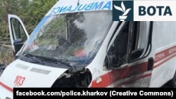 Një autoambulancë ukrainase që u sulmua me dron nga Rusia në muajin gusht në rajonin e Harkivit. 