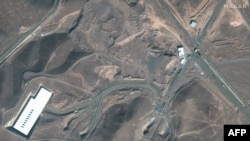 Супутникове фото, надане компанією Maxar Technologies, на якому видно вантажівки біля підземного входу на іранський завод зі збагачення палива у Фордо, Іран, 20 червня 2025 року – до американських ударів по об’єкту