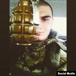 Ляшук з гранатою