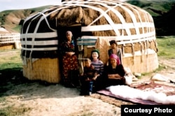 Семья узбекского чабана близ города Бойсун, Южный Узбекистан, фото Разии Султановой