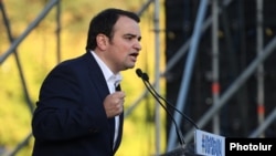 Armenia - Narek Karapetian speaks during an opposition rally in Yerevan, October 18, 2025.
