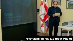 გიორგი საგანელიძე, საქართველოს საგანგებო და სრულუფლებიანი დესპანი ბრიტანეთში. ის ამავე დროს არის მსახიობ ლელა მებურიშვილის მეუღლე.