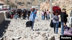 د لبناني چارواکو په وینا، په تېر کال کې تر یو میلیون او ۲۰۰زره څخه ډېر لبنانیان بې‌ځایه شوي او لږ تر لږه ۲زره وژل شوي دي.