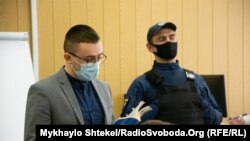 Запитання Щербичу ставив також і сам Стерненко, але суд зняв їх як такі, що не стосуються апеляційної скарги