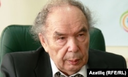 Индус Таһиров