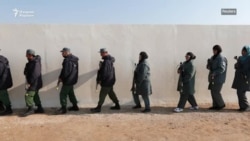 Афғонистондан қочиб кетган аёл полициячи “яшириниб юрган” ҳамкасблари қисматидан хавотирда