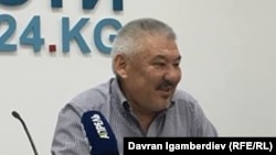 Азимбек Бекназаров.