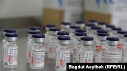  Вакцина спутника V, произведенная Карагандинским фармацевтическим комплексом. Караганда, 9 февраля 2021 года. 