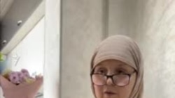 Дилором 20 лет живет с тяжёлым диагнозом и зарабатывает на жизнь рукоделием