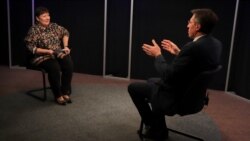 Валентина Урсу и Дорин Киртоакэ в кишиневской студии Свободной Европы