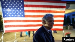 Джон Коўл пасьля вызваленьня палітвязьняў на тэрыторыі амбасады ЗША ў Вільні. 11 верасьня 2025