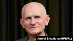 Алесь Бяляцкі падчас інтэрвію Радыё Свабода. Вільня, 16 сьнежня 2025