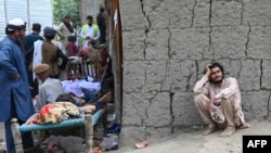 زلزله کې د وژل شوي کس د کورنی غړی 