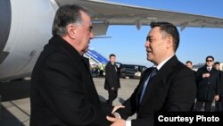 Президент Кыргызстана и Таджикистана Садыр Жапаров и Эмомали Рахмон.