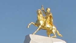 Arkadag şäheriniň wagyz işleriniň batlanmagy bilen, türkmen lideriniň şahsyýet kulty dabaralanýar