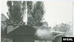 Будівництво і падіння Берлінського муру (фотогалерея)