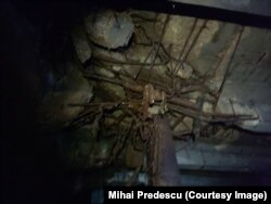 Element de susținere afectat din Planșeul Unirii.