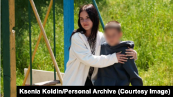 Ксения Колдин с братом Сергеем после возвращения в Украину