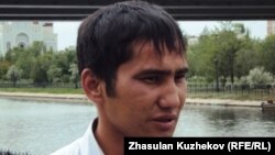 Малик Мендыгалиев, участник забастовки рабочих компании «Каражанбасмунай». Астана, 24 июня 2011 года.   