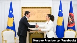 Presidentja e Kosovës, Vjosa Osmani, dhe kryeministri në detyrë, Albin Kurti.