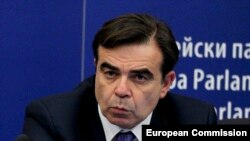 Margaritis Schinas, purtătorul de cuvânt al Comisiei Europene, le-a amintit autorităților de la București că recomandările MCV trebuie respectate în literă și spirit.