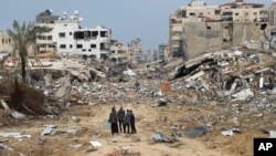 Ofensiva Israelului a ucis peste 22.000 de palestinieni, conform Hamas, și a forţat majoritatea populaţiei să îşi părăsească locuinţele.