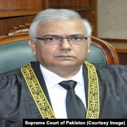 قاضي امین الدین خان د نومبر پر ۱۴مه د وفاقي اییني عدالت د مشر قاضي په توګه لوړه وکړه - پخوانی انځور.