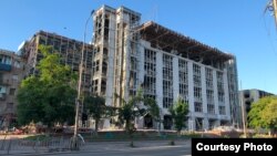 Здание ЦУМа в Мариуполе, фото 2022 года